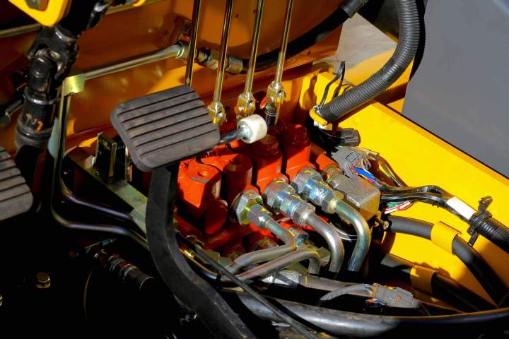 Réparation et remplacement de vos systèmes hydrauliques.